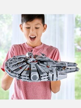 Collector’s Dream! Retired LEGO Star Wars Millennium Falcon #75105